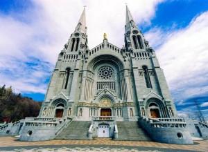 Basilica of Sainte-Anne-de-Beaupré, Quebec Basilica of Sainte-Anne-de-Beaupré, Quebec